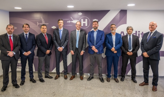 La JST recibió a representantes de Boeing en la sede central