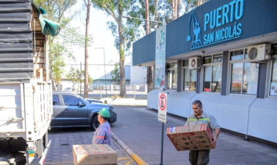 Más de 40 escuelas recibieron equipos de ventilación del ministerio de Educación y el Puerto de San Nicolás.