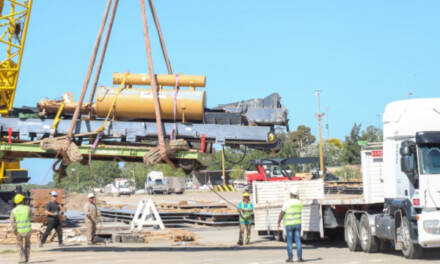 <strong>El puerto de Santa Fe recibió más de 2600 toneladas en máquinas de gran porte</strong>
