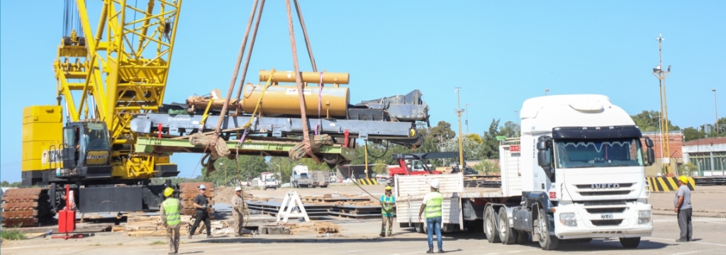 <strong>El puerto de Santa Fe recibió más de 2600 toneladas en máquinas de gran porte</strong>