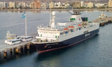 El Ocean Endeavour amarró en Puerto Madryn&nbsp;