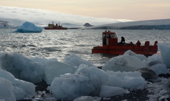El rompehielos ARA “Almirante Irízar” concluyó el reabastecimiento de las bases antárticas y arribó a la ciudad de Ushuaia