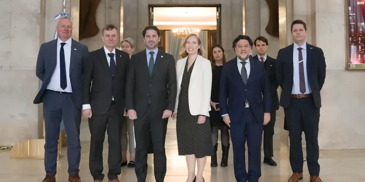 Tandanor: Una comitiva de Finlandia llegó a la Argentina para definir el nuevo buque polar de la Armada