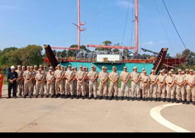 Más de 200 estudiantes de la Prefectura Naval Argentina visitaron SPI Astilleros