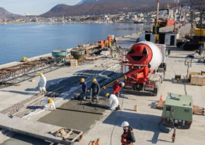 Avanza la obra de ampliación del Puerto de Ushuaia y se proyecta sumar más metros