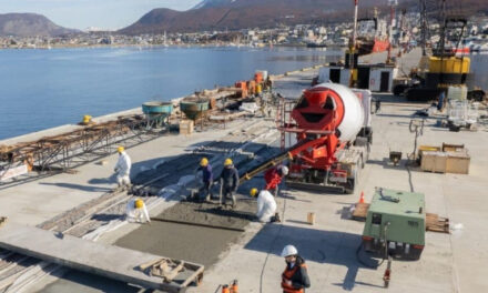 Avanza la obra de ampliación del Puerto de Ushuaia y se proyecta sumar más metros
