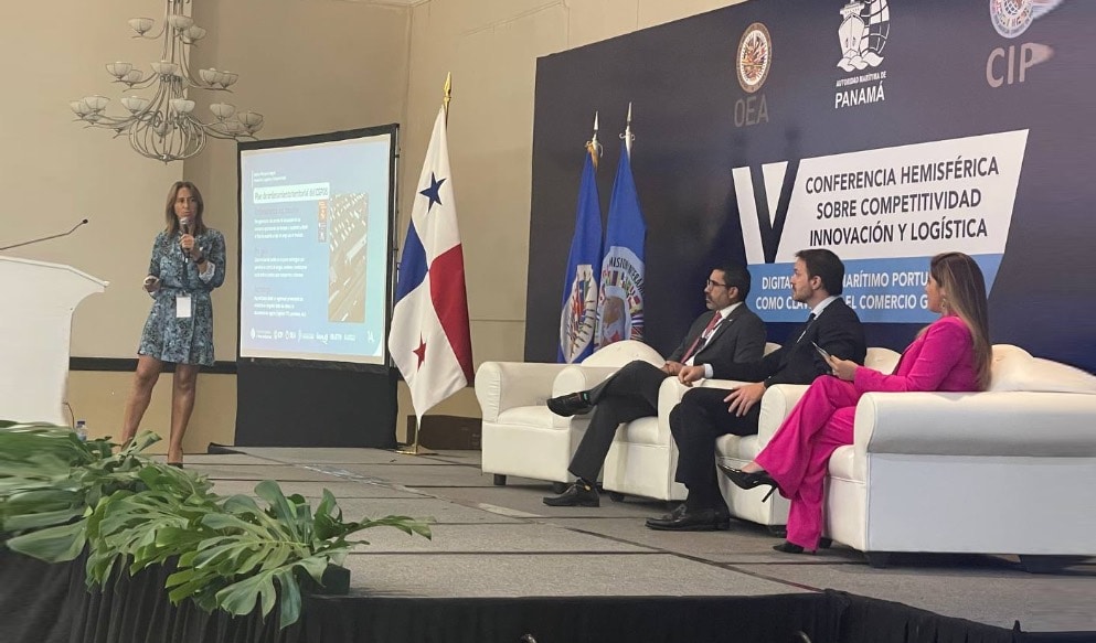 Carla Monrabal expuso en la V Conferencia Hemisférica sobre Competitividad, Innovación y Logística