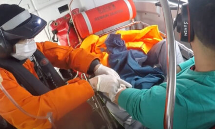 Emergencia en el mar: Prefectura aeroevacuó de urgencia al tripulante de un buque pesquero