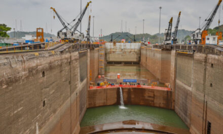 Canal de Panamá: las esclusas de “Pedro Miguel” reciben mantenimiento de cámara seca