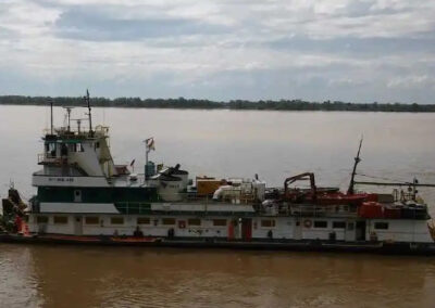 Tres barcazas de bandera boliviana se hundieron en el río Paraná