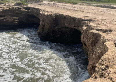 La Provincia busca hacer un proyecto para mitigar la erosión costera en Quequén
