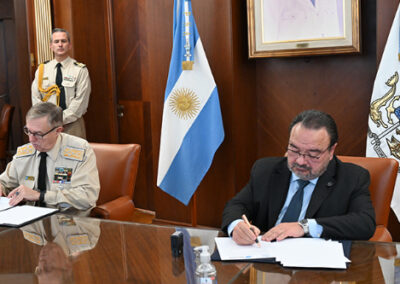 Prefectura firmó un acuerdo con el Centro de Capitanes de Ultramar y Oficiales de la Marina Mercante