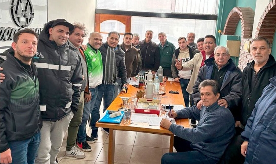 Guincheros firman convenio con los prestadores de servicios del Puerto de Mar del Plata