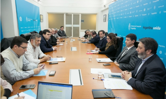 El Ministerio de Transporte media para acordar tarifa de referencia entre transportistas y dadores de carga