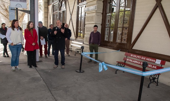 Inauguraron un Banco Rojo en el Puerto La Plata