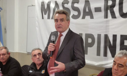 Agustín Rossi se reunió con gremialistas en la FeMPINRA