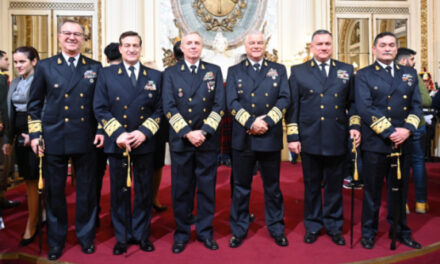 Oficiales de la Prefectura Naval Argentina fueron ascendidos