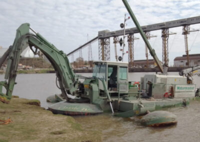 Puerto de San Pedro: llega la draga para trabajar en la dársena de cabotaje y el Espigón Nº 2