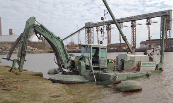 Puerto de San Pedro: llega la draga para trabajar en la dársena de cabotaje y el Espigón Nº 2