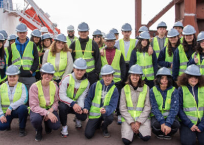 Estudiantes de 5to. año exploran el puerto de San Nicolás en una iniciativa educativa única