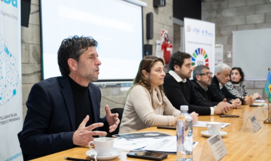 Presentan políticas productivas y de financiamiento para pymes en Puerto de Dock Sud