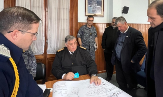 Wasiejko promueve el Astillero Río Santiago en Uruguay