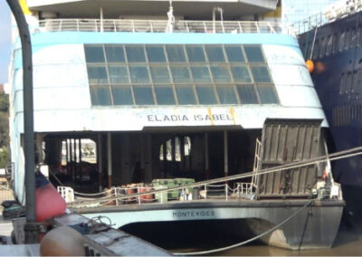 Buquebus enfrenta desafíos para reexportar el barco Eladia Isabel debido a su calamitoso estado