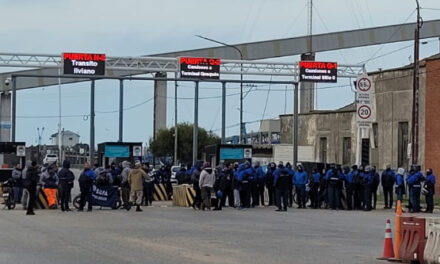 Los trabajadores de Terminal Quequén en huelga ante el próximo vencimiento de la concesión