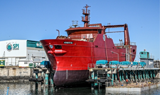 Astillero SPI bota los dos mayores barcos construidos por la industria naval argentina, «Luigi» y «Anita»