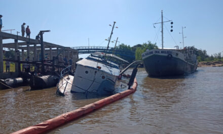 Un barco arenero estuvo a punto de hundirse en el puerto de Reconquista