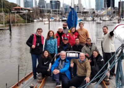 El Yate Esperanza de la Prefectura realizó una navegación con alumnos del Yacht Club Puerto Madero