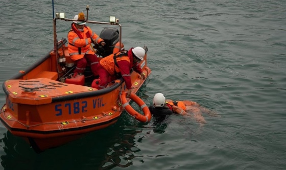 Prefectura Naval Argentina propone medidas para prevenir la caída de personas al agua