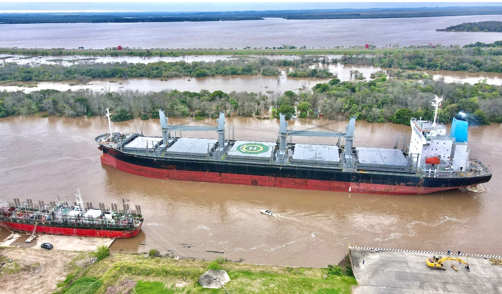 Intensa actividad portuaria en Concepción del Uruguay