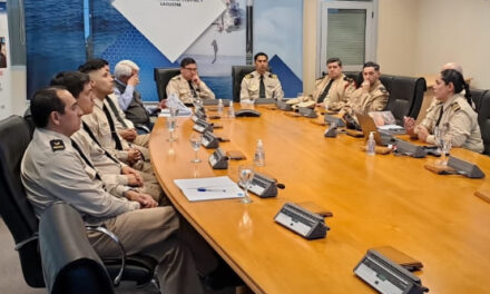 Estudiantes de Gestión de Herramientas Digitales para la Seguridad Marítima visitan la Prefectura