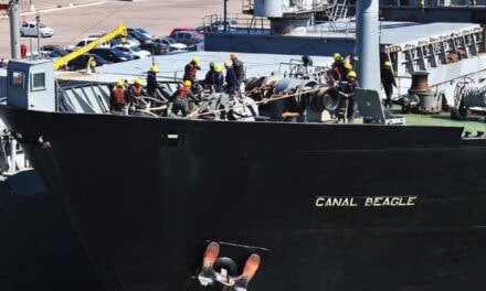 El ARA “Canal Beagle” llega a Puerto Belgrano preparándose para la Campaña Antártica
