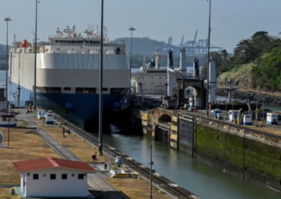 El Canal de Panamá anunció restricciones drásticas de tráfico debido a la sequía histórica