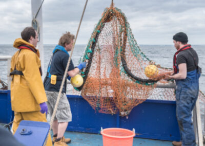 La JST lanza guía de “Buenas prácticas para mitigar riesgos de caída al mar en la industria pesquera”