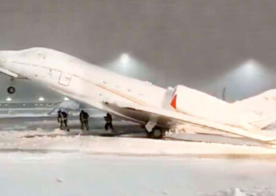 Intensa nevada en Múnich congela aviones y complica la COP28