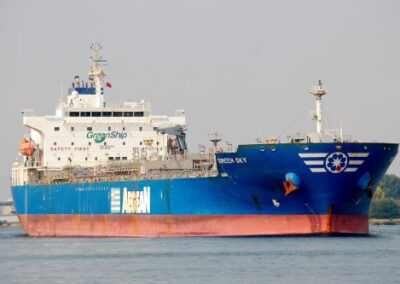 Empeoramiento en el Canal de Panamá afecta transporte de diésel