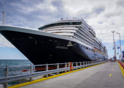 Puerto Madryn da la bienvenida al MS Oosterdam en su séptimo arribo de la temporada