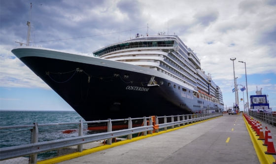 Puerto Madryn da la bienvenida al MS Oosterdam en su séptimo arribo de la temporada