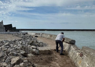 Puerto Mar del Plata: iniciaron las reparaciones de la Escollera Norte tras impacto de buque