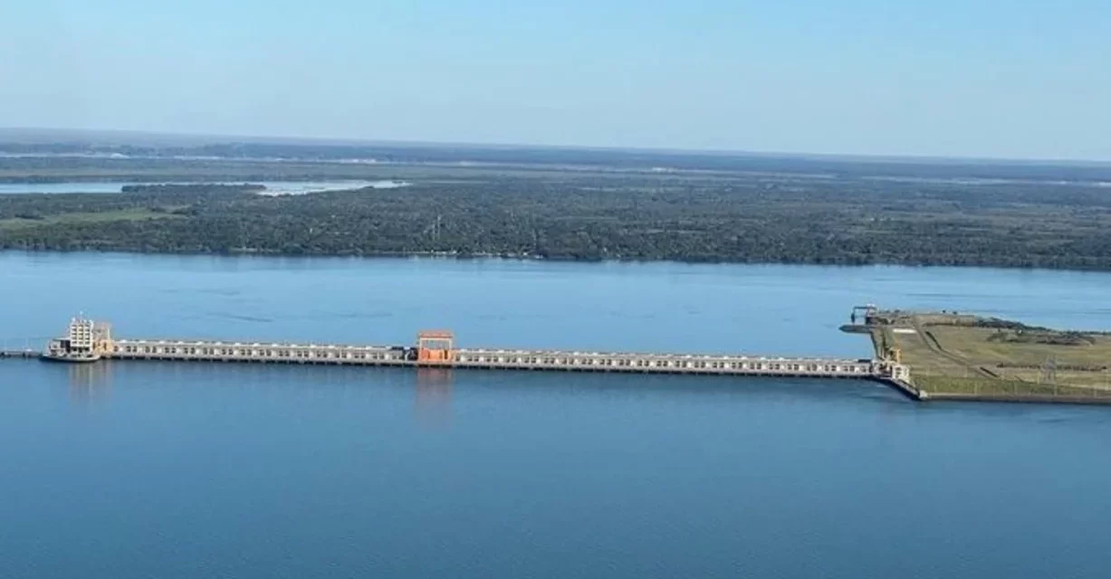 Yacyretá advirtió que se esperan «aguas altas» en el río Paraná por la corriente de El Niño