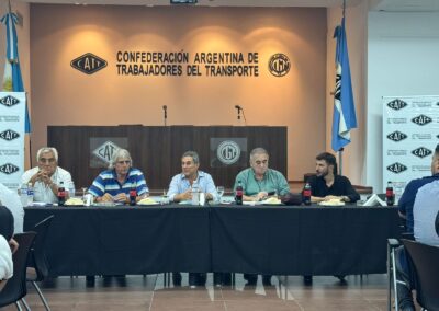 Los gremios del transporte adhieren al paro nacional convocado por la CGT