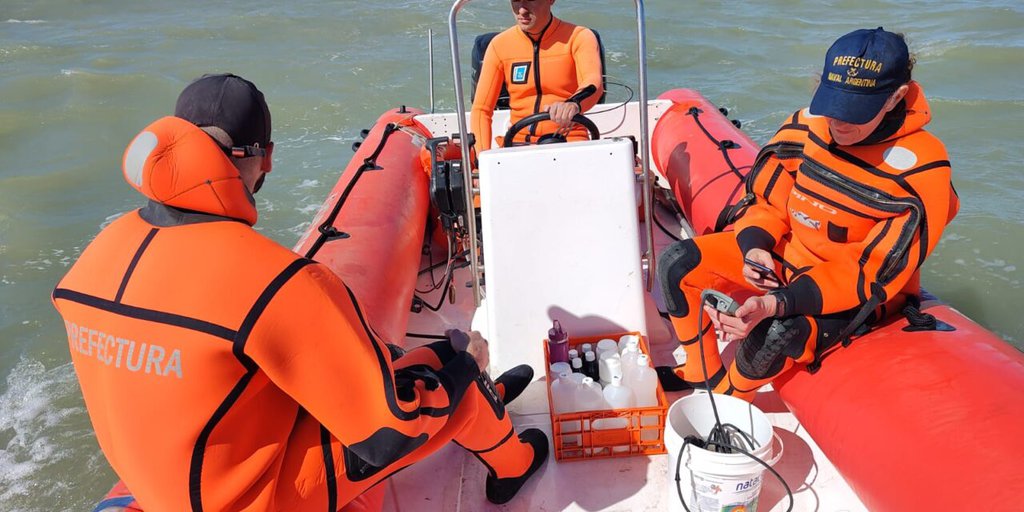 Proyecto de microplásticos y metagenómica: Prefectura continua tomando muestras en Chubut