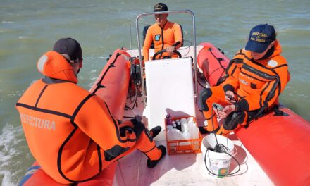 Proyecto de microplásticos y metagenómica: Prefectura continua tomando muestras en Chubut