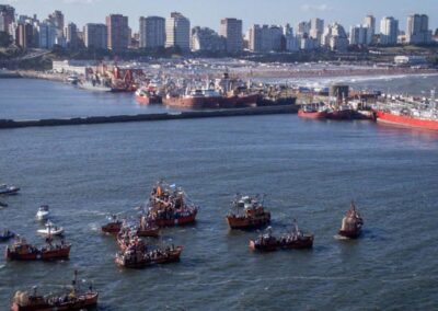 Se realizó en Mar del Plata la tradicional procesión náutica de las lanchas amarillas