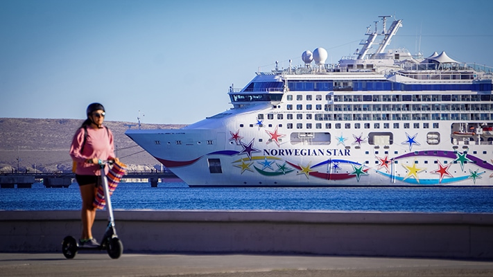 El Norwegian Star llegó por segunda vez a Puerto Madryn