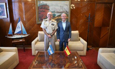 La Prefectura recibió visitas protocolares de Chile y España