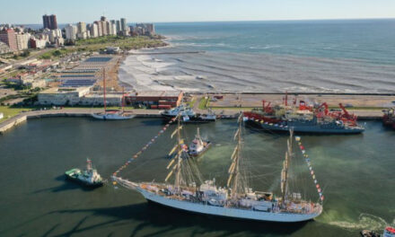 La Fragata ARA Libertad llegó a Mar del Plata para celebrar el 150° Aniversario de la Ciudad